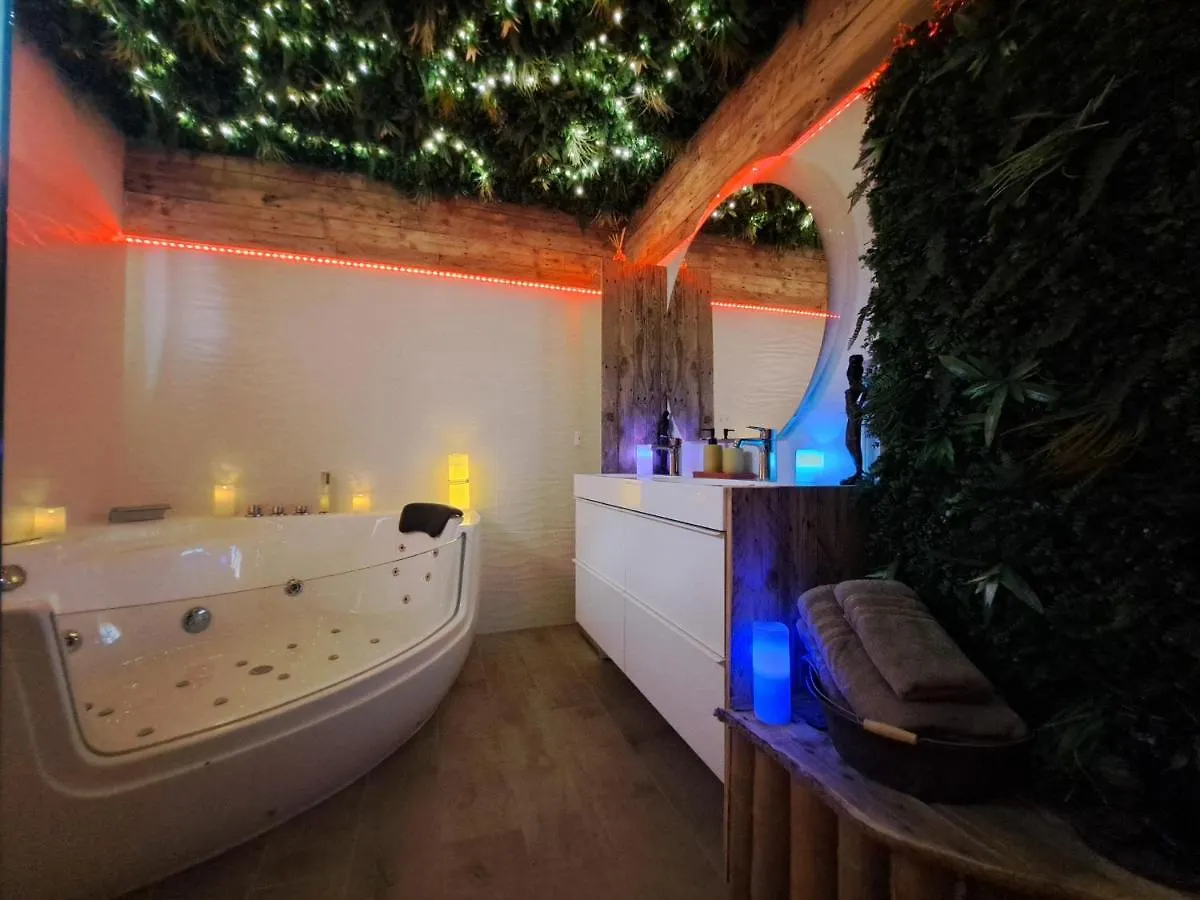 Gites Mas Des Rochers - Case Bambou Avec Spa Le Beausset Love hotel