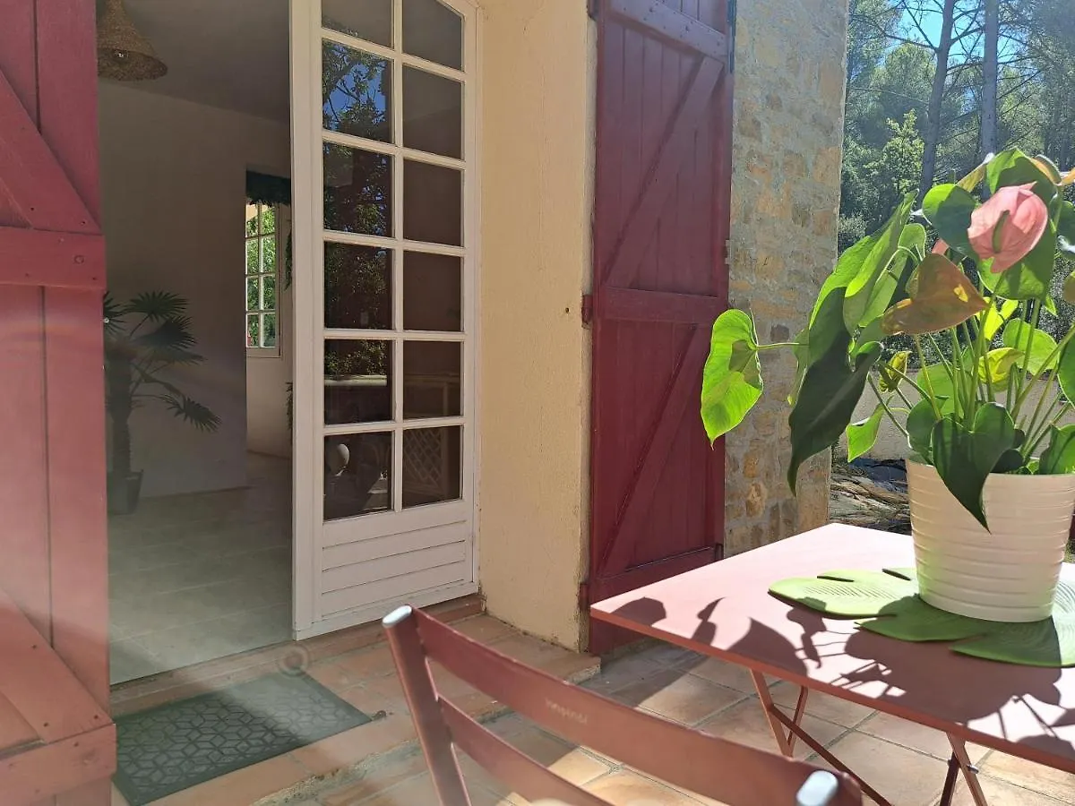 Gites Mas Des Rochers - Case Bambou Avec Spa Le Beausset Love hotel